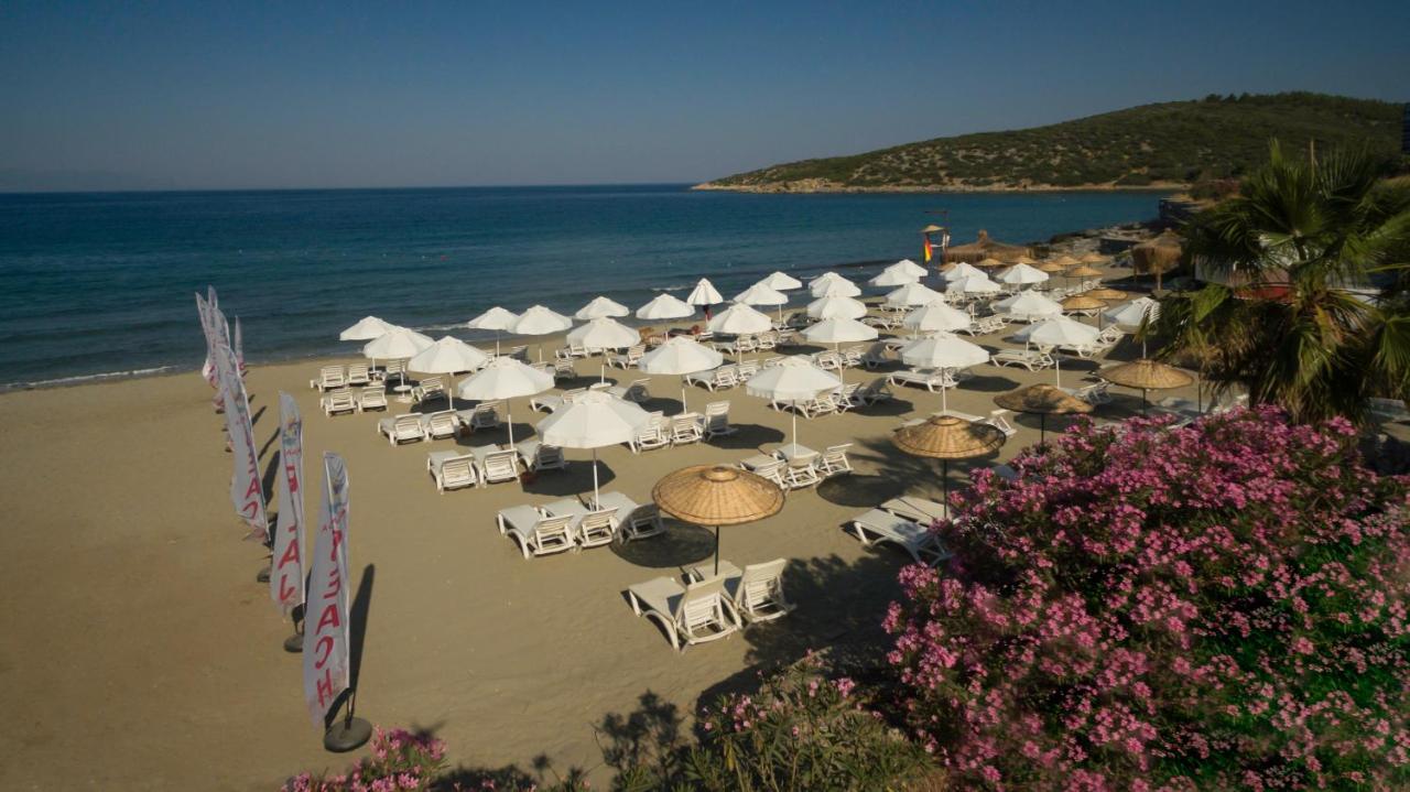 Ramada Hotel & Suites By Wyndham Kusadasi Exterior foto