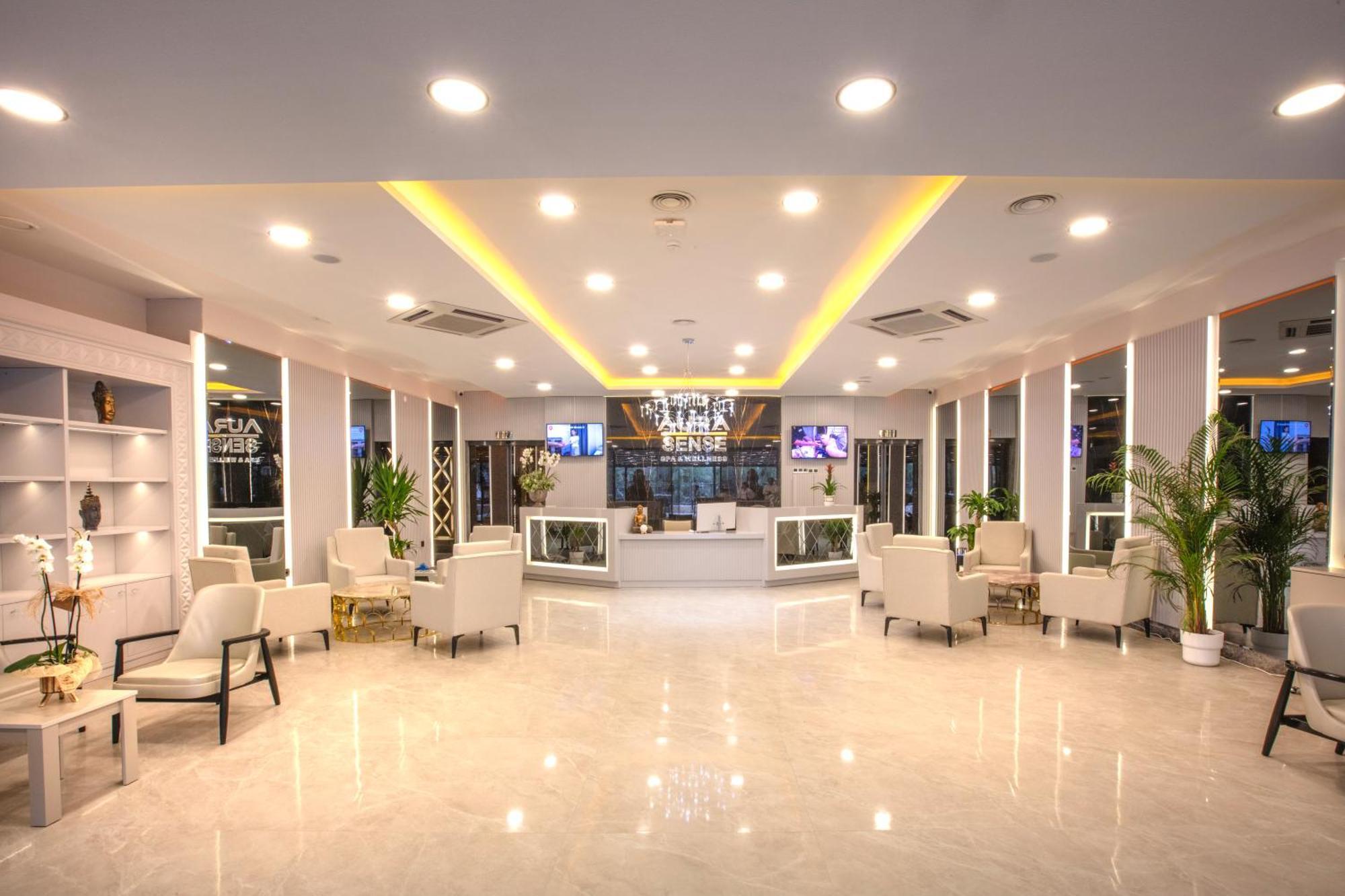 Ramada Hotel & Suites By Wyndham Kusadasi Exterior foto